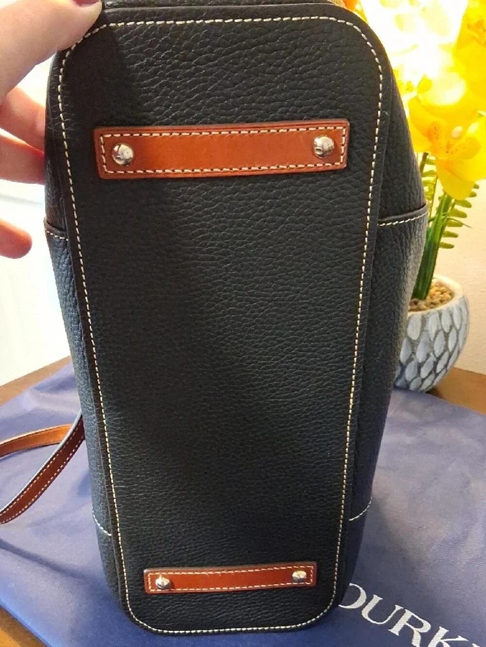 Dooney & Bourke absolutely gorgeous